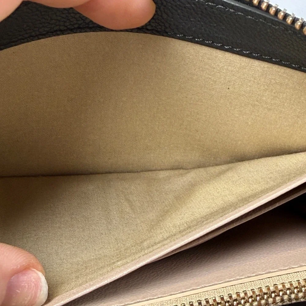Chloe Twisted Bow Zip Around Wallet Womens Long Black Pebbled Leather Gold